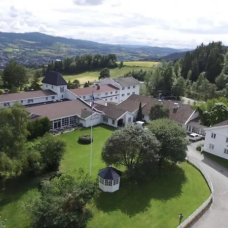Jomfruburet Og Drengestua Chalet