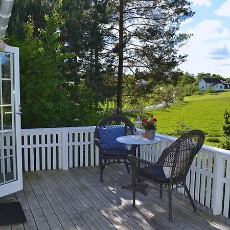 Jomfruburet Og Drengestua Gran