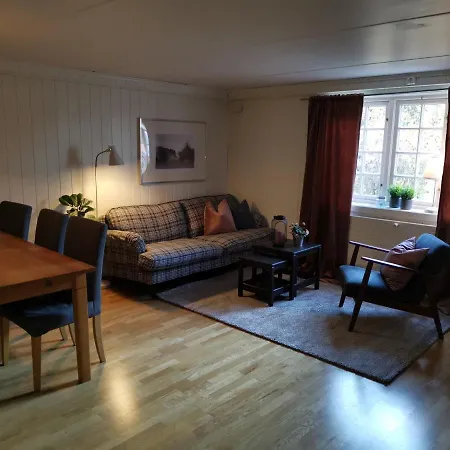 Jomfruburet Og Drengestua Gran